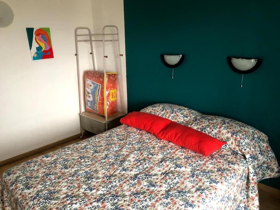 Grands Buffets Hebergement Chambre Нарбон Екстериор снимка