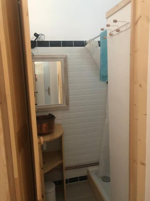 Grands Buffets Hebergement Chambre Нарбон Екстериор снимка