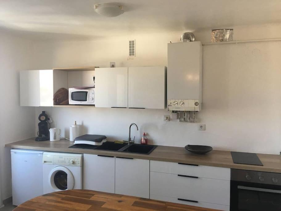 Grands Buffets Hebergement Chambre Нарбон Екстериор снимка