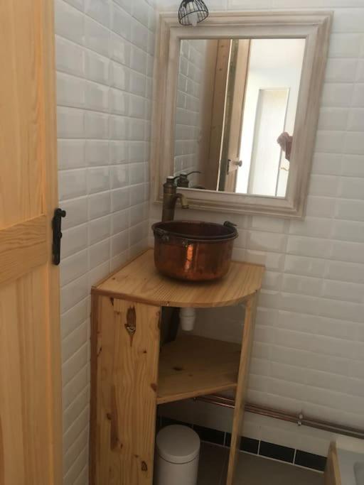 Grands Buffets Hebergement Chambre Нарбон Екстериор снимка