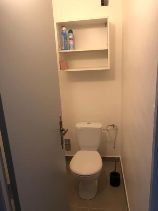 Grands Buffets Hebergement Chambre Нарбон Екстериор снимка